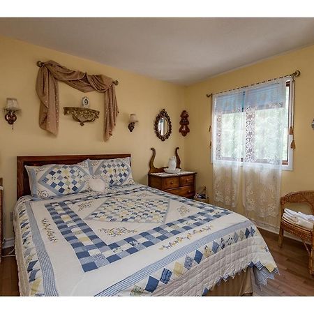 Maple Woods Casselman Bagian luar foto